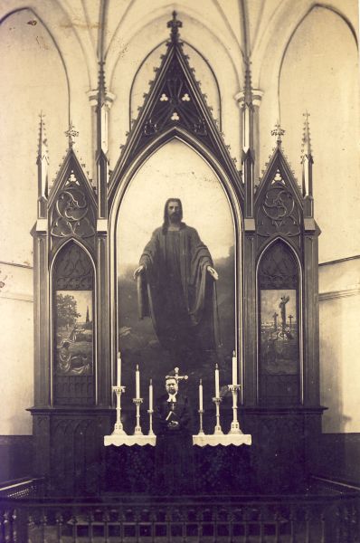 Õpetaja Treumann altaris