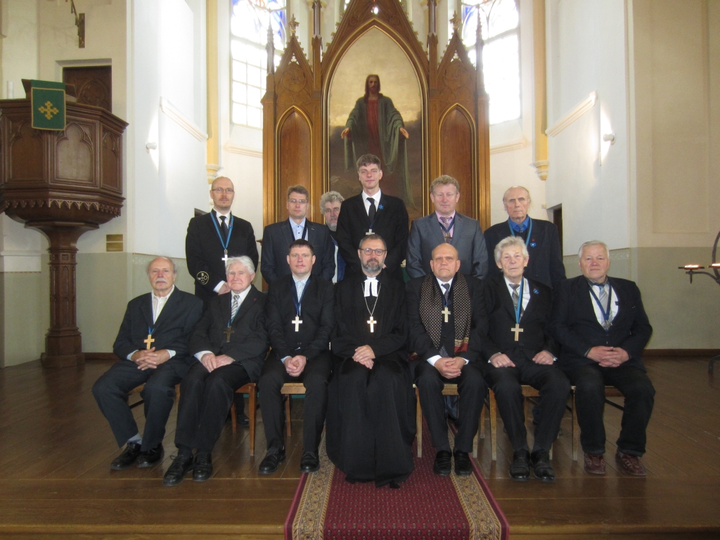 Kirikuvanemad 13. X 2019 Seisavad vasakult: Andrus Kruusla, Kaspar Engelbrecht, Kalju Koppel, Tarmo Nikopensius, Valdek Tagel, Ülo Narva Istuvad vasakult: Leonard Matisen, Lembit Reimann, Aivo Hiieste, õp. Ants Tooming, Rein Hallik, Ants Liiva ja Roland Noorhani