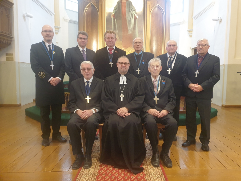 Kirikuvanemad 8. X 2023 Seisavad: Andrus Kruusla, Kaspar Engelbrecht, Valdek Tagel, Ülo Narva, Rein Hallik ja Riho Sirge Istuvad: Mati Nõu, õp. Ants Tooming ja Ants Liiva