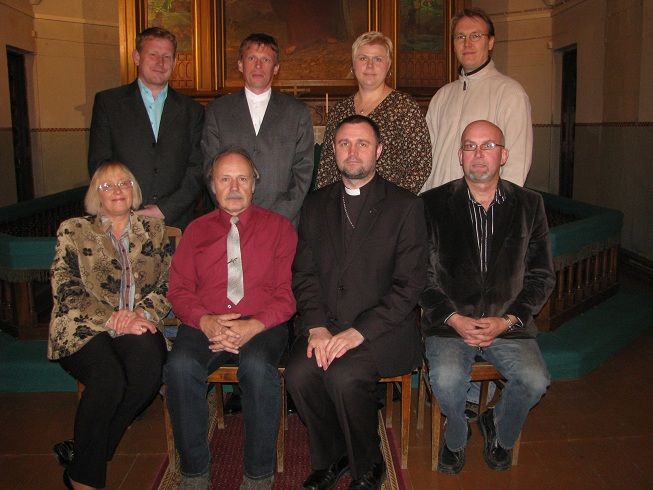 Juhatus 1.I 2010 - 29.III 2012 Seisavad vasakult: Valdek Tagel, Väino Bitter, Kristi Praakle-Amin, Andrus Kruusla Istuvad: Anneli Klaus, Leonard Matisen, Ants Tooming, Heino Koosa