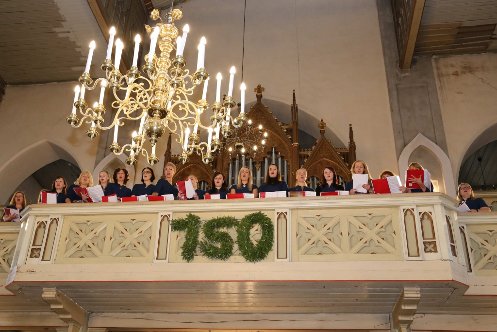 Koguduse segakoor aastapäeva peajumalateenistusel 2019